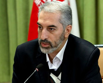 لب‌زدن خواننده